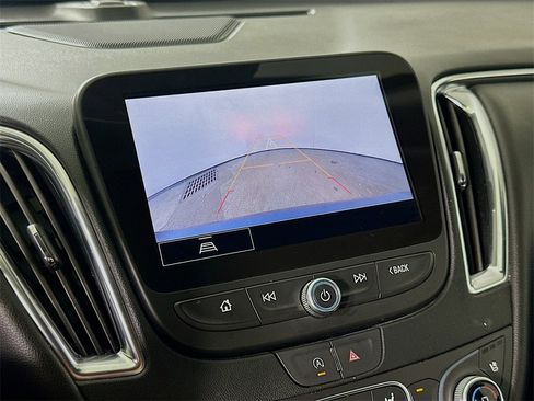 Used 2024 Chevrolet Malibu LT image 10