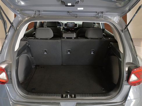 Used 2024 Hyundai Venue SEL image 28