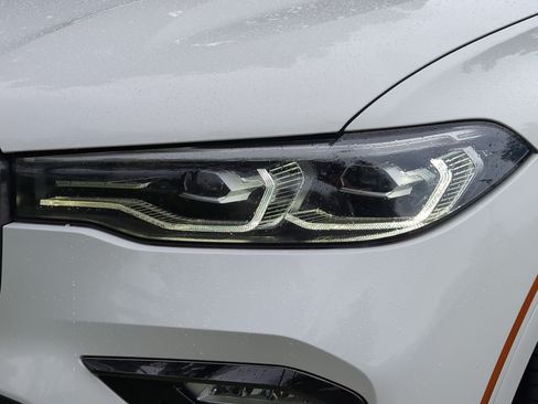 Used 2021 BMW X7 xDrive40i w/ M Sport Package AWD/4WD image 6
