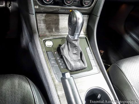 Used 2017 Volkswagen Passat 1.8T SE image 19