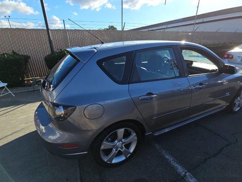 Used 2006 MAZDA MAZDA3 s Grand Touring image 2