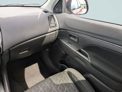 Used 2025 Mitsubishi Outlander Sport LE AWD/4WD image 16