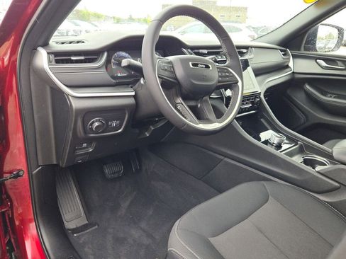 Certified 2024 Jeep Grand Cherokee Laredo X w/ Luxury Tech Group I image 19