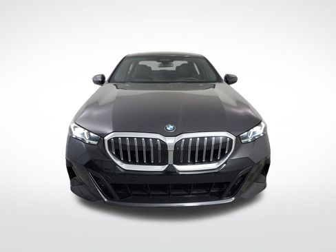 Used 2024 BMW 540i xDrive AWD/4WD image 3