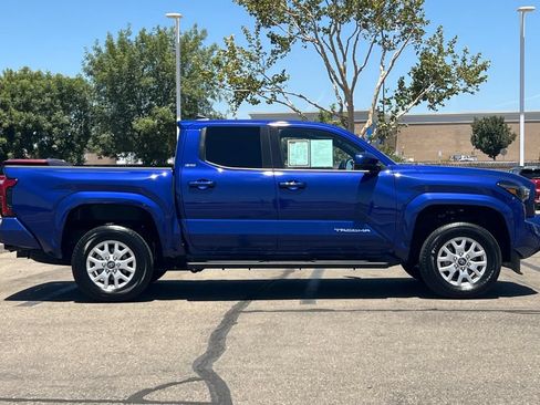 Certified 2025 Toyota Tacoma SR5 AWD/4WD image 3
