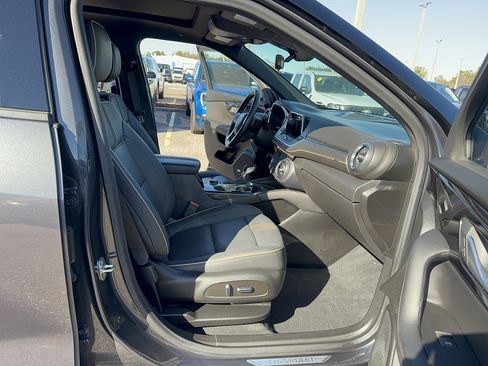Used 2022 Chevrolet Blazer Premier w/ Enhanced Convenience Package FWD image 14