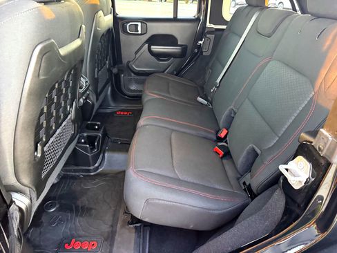 Used 2021 Jeep Wrangler Unlimited Rubicon w/ Steel Bumper Group image 17