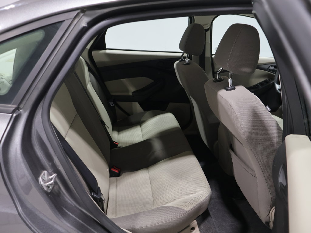 Used 2012 Ford Focus SE FWD image 24