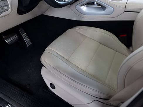 Used 2023 Mercedes-Benz GLS 450 4MATIC w/ AMG Line Exterior image 42