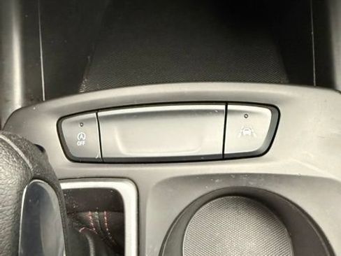 Used 2024 Chevrolet Trax RS FWD image 46