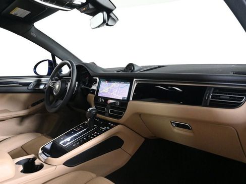 Certified 2026 Porsche Macan AWD/4WD image 17