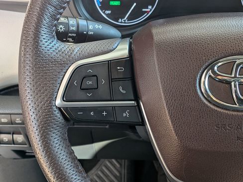 Certified 2023 Toyota Sienna Platinum image 15