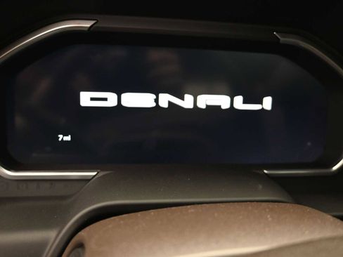 New 2026 GMC Sierra 2500 Denali w/ Denali Reserve Package image 14