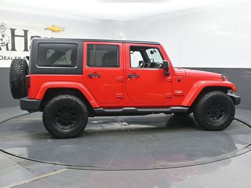 Used 2015 Jeep Wrangler Unlimited Sahara AWD/4WD image 36