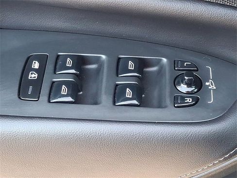 Used 2023 Volvo XC90 B6 Plus image 25