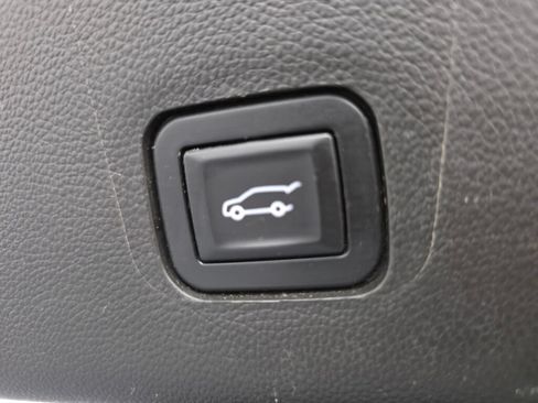 Used 2019 Chevrolet Traverse Premier w/ Redline Edition AWD/4WD image 26