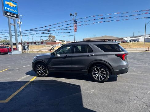 Used 2025 Ford Explorer ST-Line AWD/4WD image 8