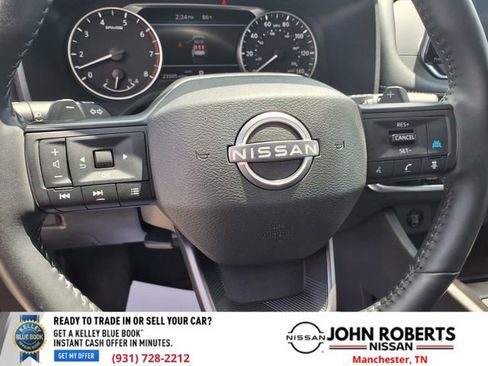 Used 2025 Nissan Rogue SV AWD/4WD image 22