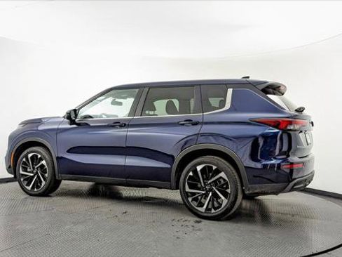 Used 2024 Mitsubishi Outlander SE image 4