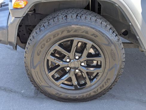 Used 2023 Jeep Wrangler Unlimited Sport AWD/4WD image 13