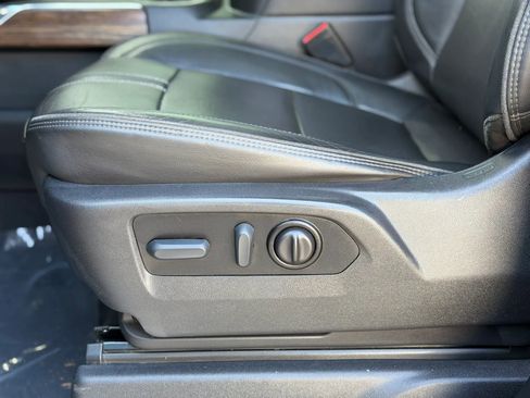 Used 2022 Chevrolet Silverado 3500 High Country AWD/4WD image 28