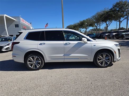 Used 2023 Cadillac XT6 Premium Luxury image 9