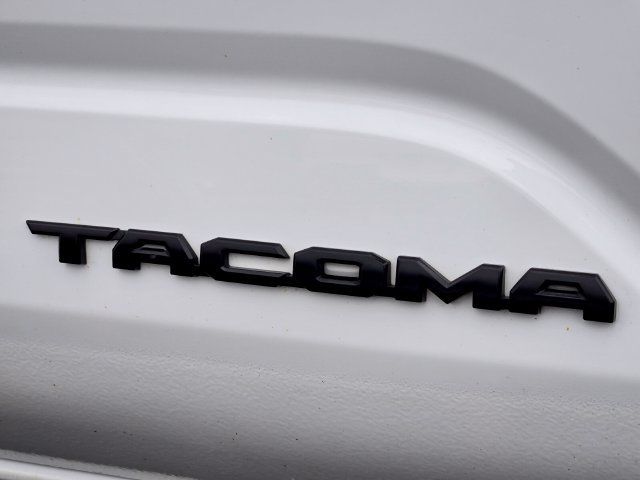 Used 2025 Toyota Tacoma TRD Off-Road AWD/4WD image 22