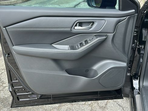 Used 2026 Nissan Rogue Dark Armor AWD/4WD image 13