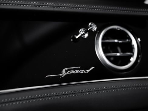 Used 2024 Bentley Flying Spur W12 image 54