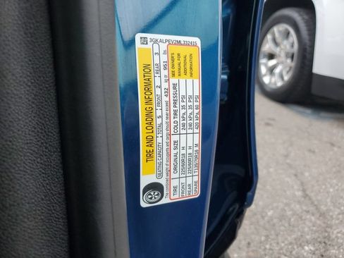 Used 2021 GMC Terrain SLT FWD image 32