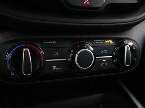 Used 2022 Kia Soul LX FWD image 38