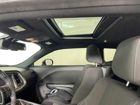 Used 2018 Dodge Challenger R/T w/ Driver Convenience Group RWD image 15