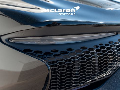 Used 2025 McLaren Artura image 14