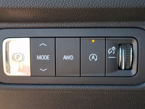 Used 2025 Chevrolet Traverse Z71 w/ Driver Confidence Package AWD/4WD image 25