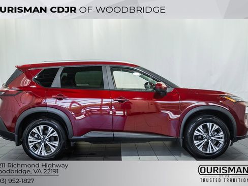 Used 2023 Nissan Rogue SV w/ SV Premium B Package AWD/4WD image 3