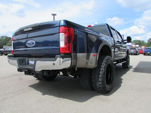 Used 2019 Ford F350 Lariat w/ Chrome Package image 6