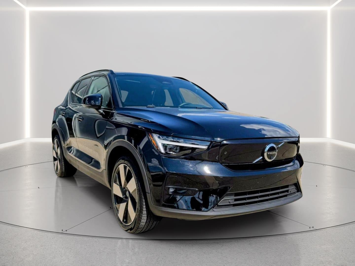 Certified 2023 Volvo XC40 Recharge Ultimate w/ Protection Package Premier AWD/4WD image 1