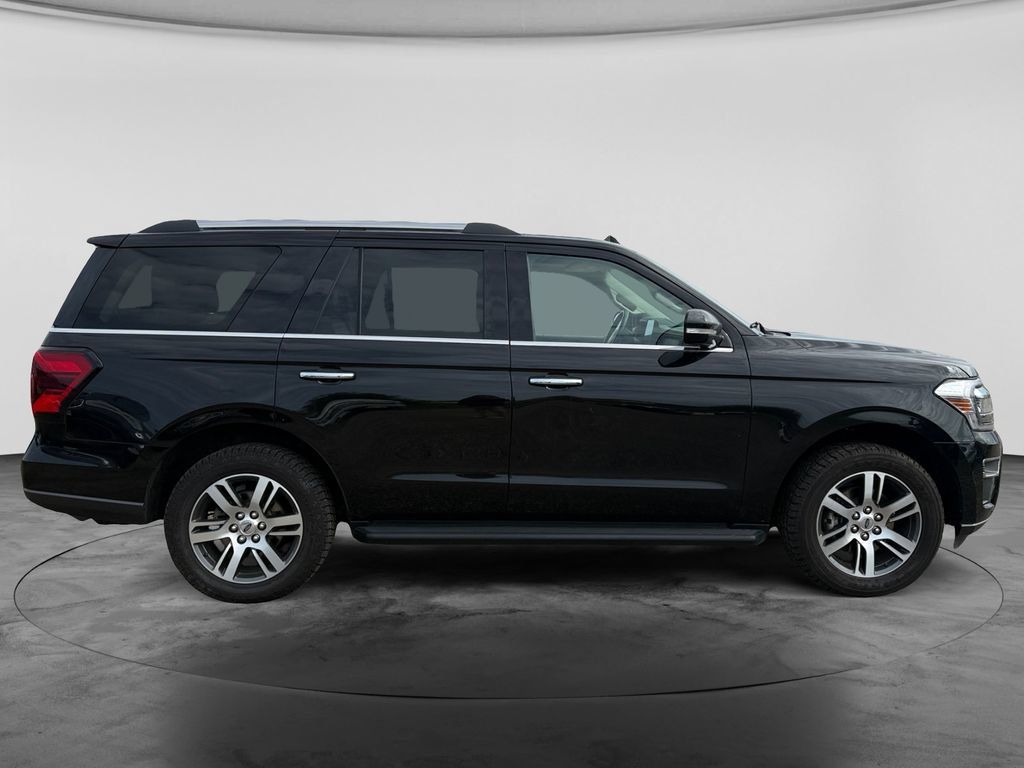 Used 2024 Ford Expedition Limited AWD/4WD image 11