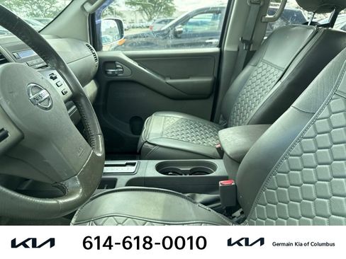 Used 2012 Nissan Frontier SL w/ Moonroof Pkg AWD/4WD image 9