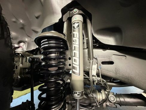 Used 2025 Jeep Wrangler Unlimited Rubicon image 27