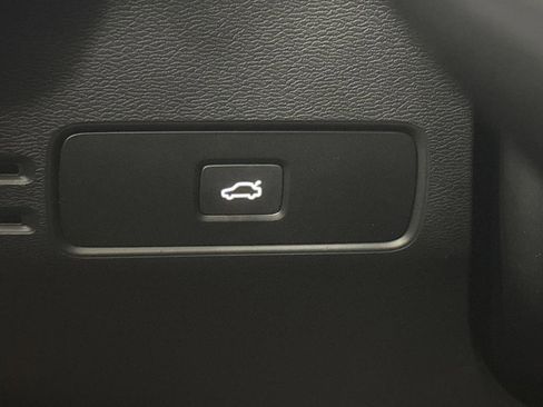 Used 2024 Volvo XC40 B5 Plus w/ Climate Package AWD/4WD image 25