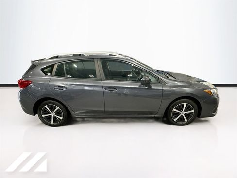 Used 2022 Subaru Impreza 2.0i Premium w/ Popular Package #3 AWD/4WD image 4