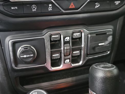Used 2019 Jeep Wrangler Unlimited Sport AWD/4WD image 23