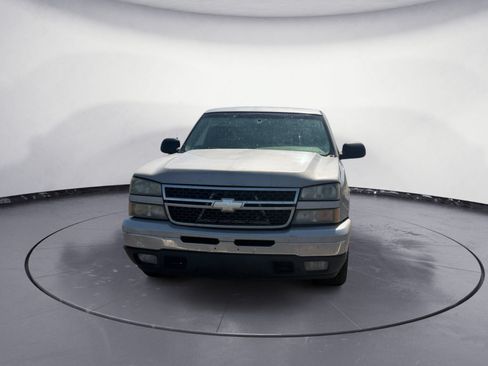 Used 2006 Chevrolet Silverado 1500 LT w/ Light Duty Power Package RWD image 2