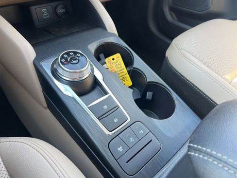 Certified 2022 Ford Escape Titanium w/ Class II Trailer Tow Package image 17