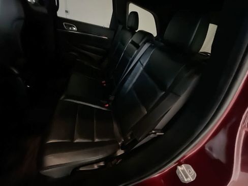 Used 2022 Jeep Grand Cherokee Limited image 23