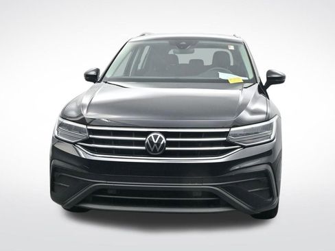 Used 2023 Volkswagen Tiguan SE FWD image 2