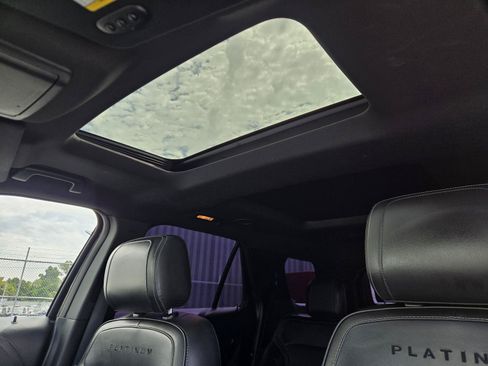 Used 2018 Ford Explorer Platinum AWD/4WD image 23