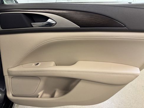 Used 2017 Lincoln MKZ Select w/ Select Plus Package image 25