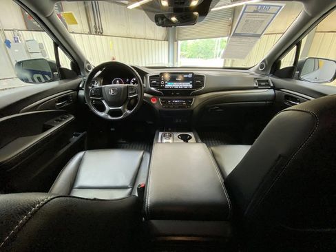 Used 2025 Honda Ridgeline RTL image 17